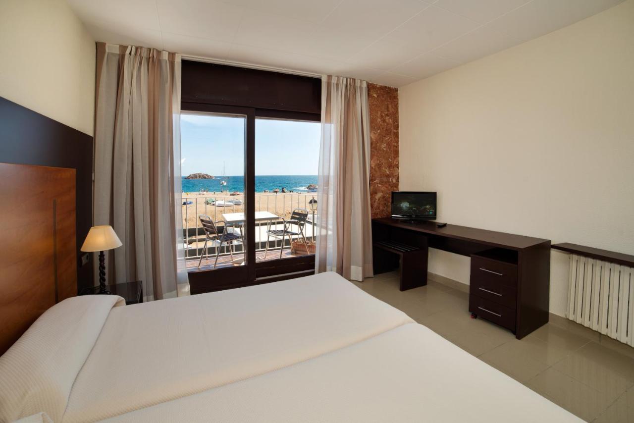Hotel Capri توسا ذي مار المظهر الخارجي الصورة