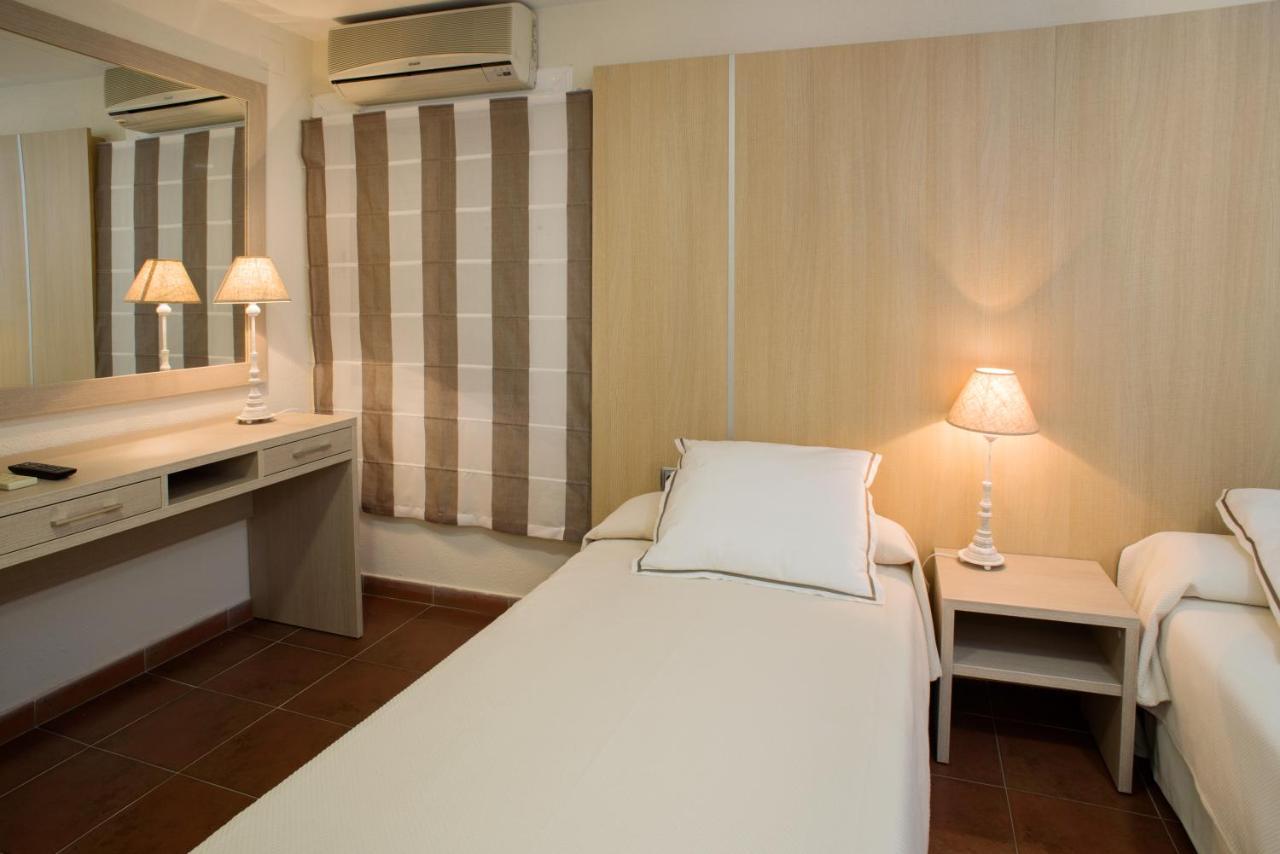 Hotel Capri توسا ذي مار المظهر الخارجي الصورة