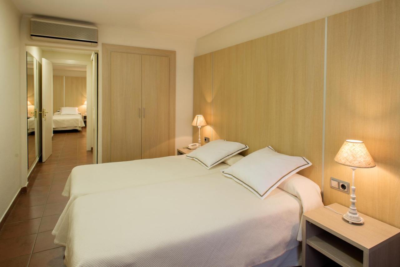Hotel Capri توسا ذي مار المظهر الخارجي الصورة