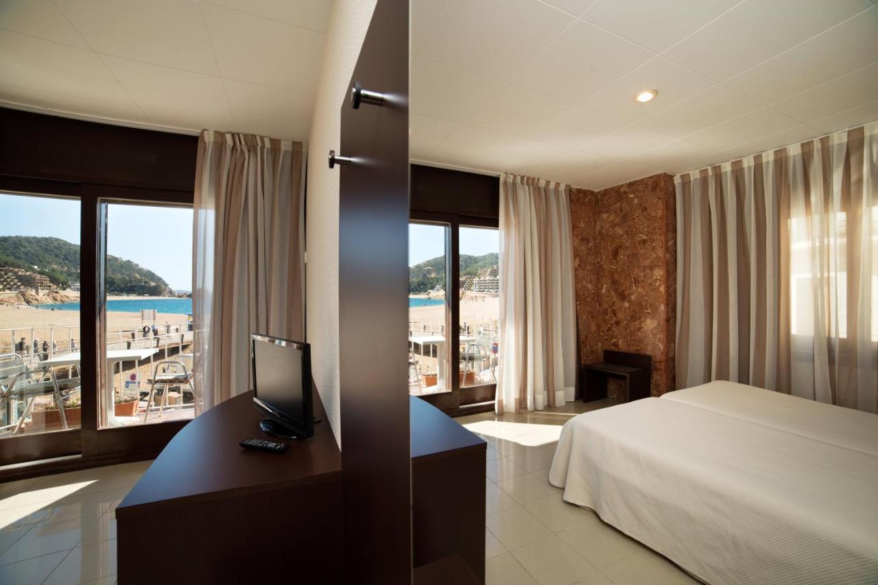 Hotel Capri توسا ذي مار المظهر الخارجي الصورة