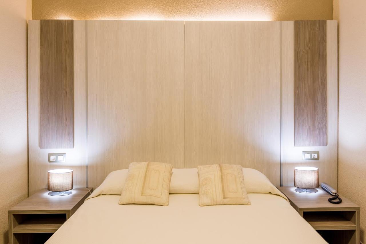 Hotel Capri توسا ذي مار المظهر الخارجي الصورة