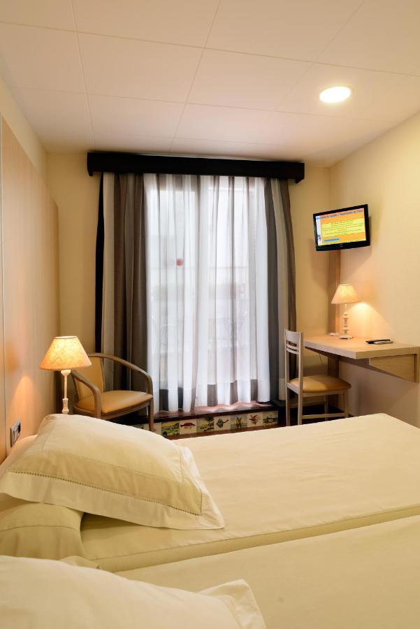 Hotel Capri توسا ذي مار المظهر الخارجي الصورة