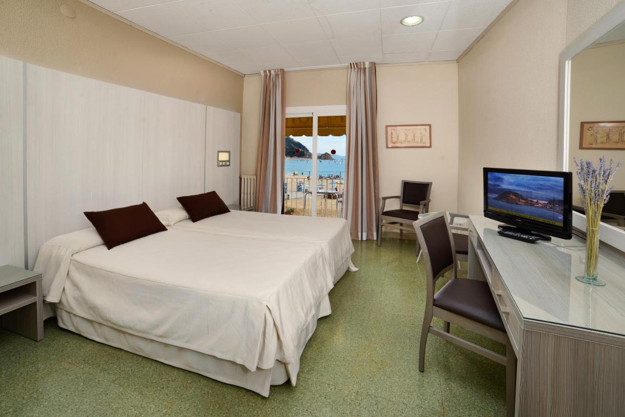 Hotel Capri توسا ذي مار المظهر الخارجي الصورة