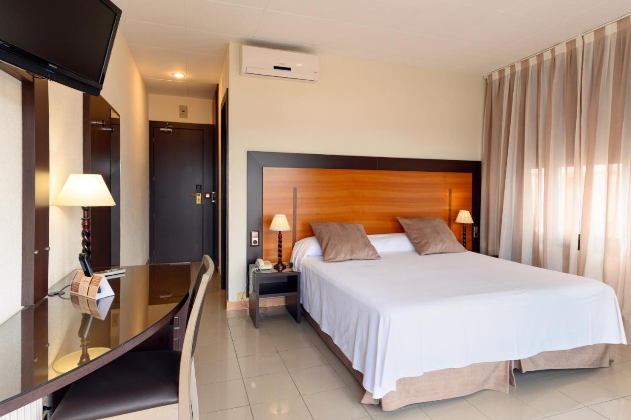 Hotel Capri توسا ذي مار المظهر الخارجي الصورة