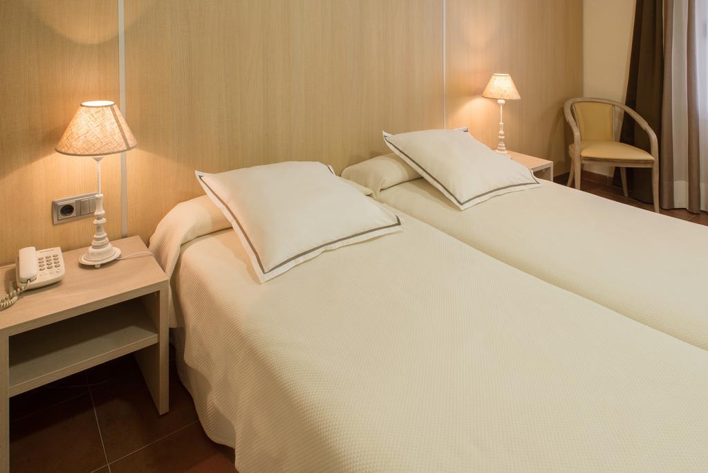 Hotel Capri توسا ذي مار المظهر الخارجي الصورة