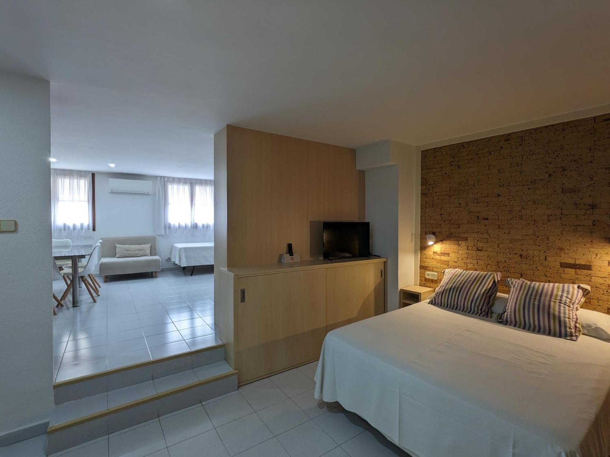 Hotel Capri توسا ذي مار المظهر الخارجي الصورة