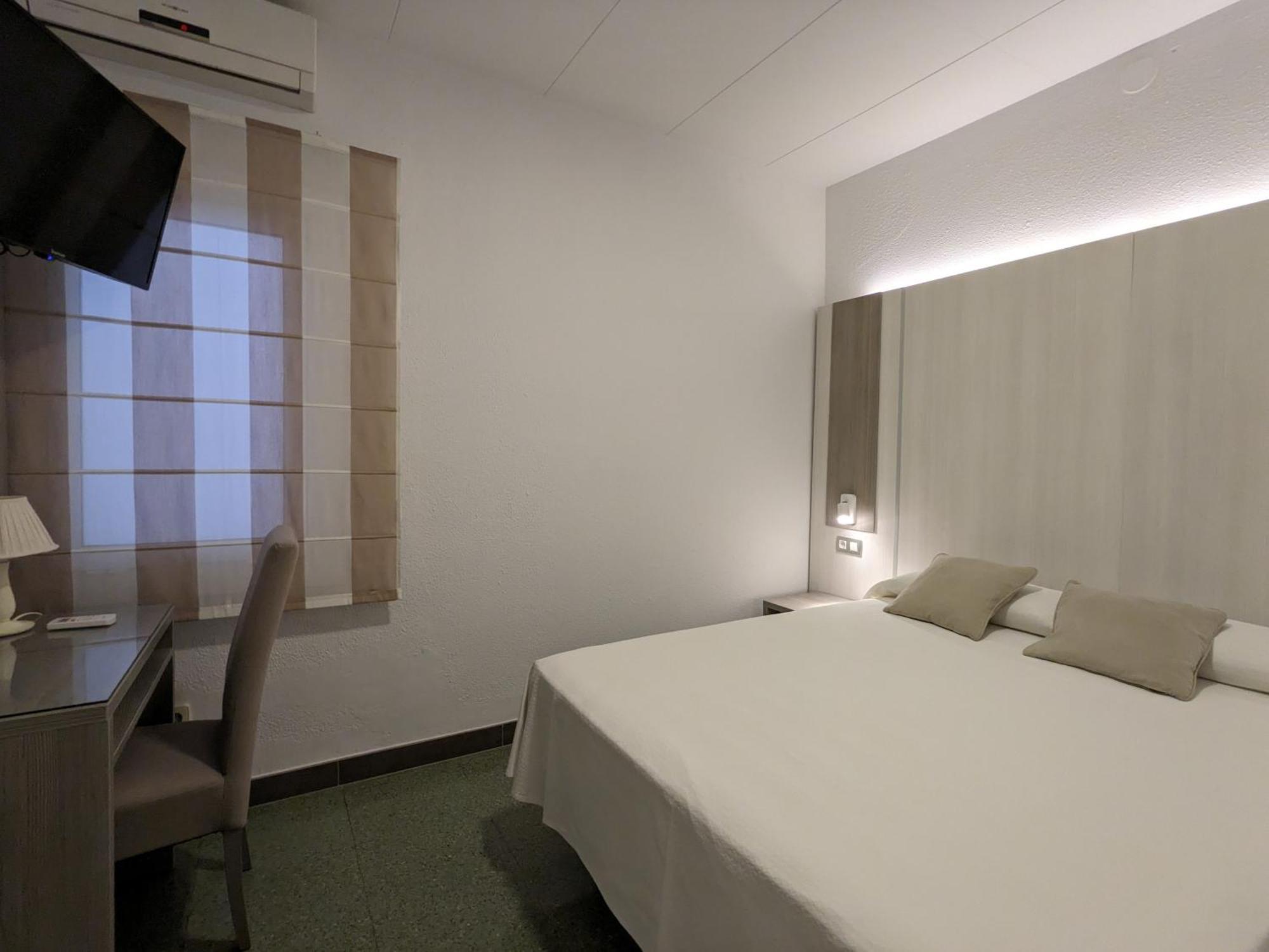 Hotel Capri توسا ذي مار المظهر الخارجي الصورة