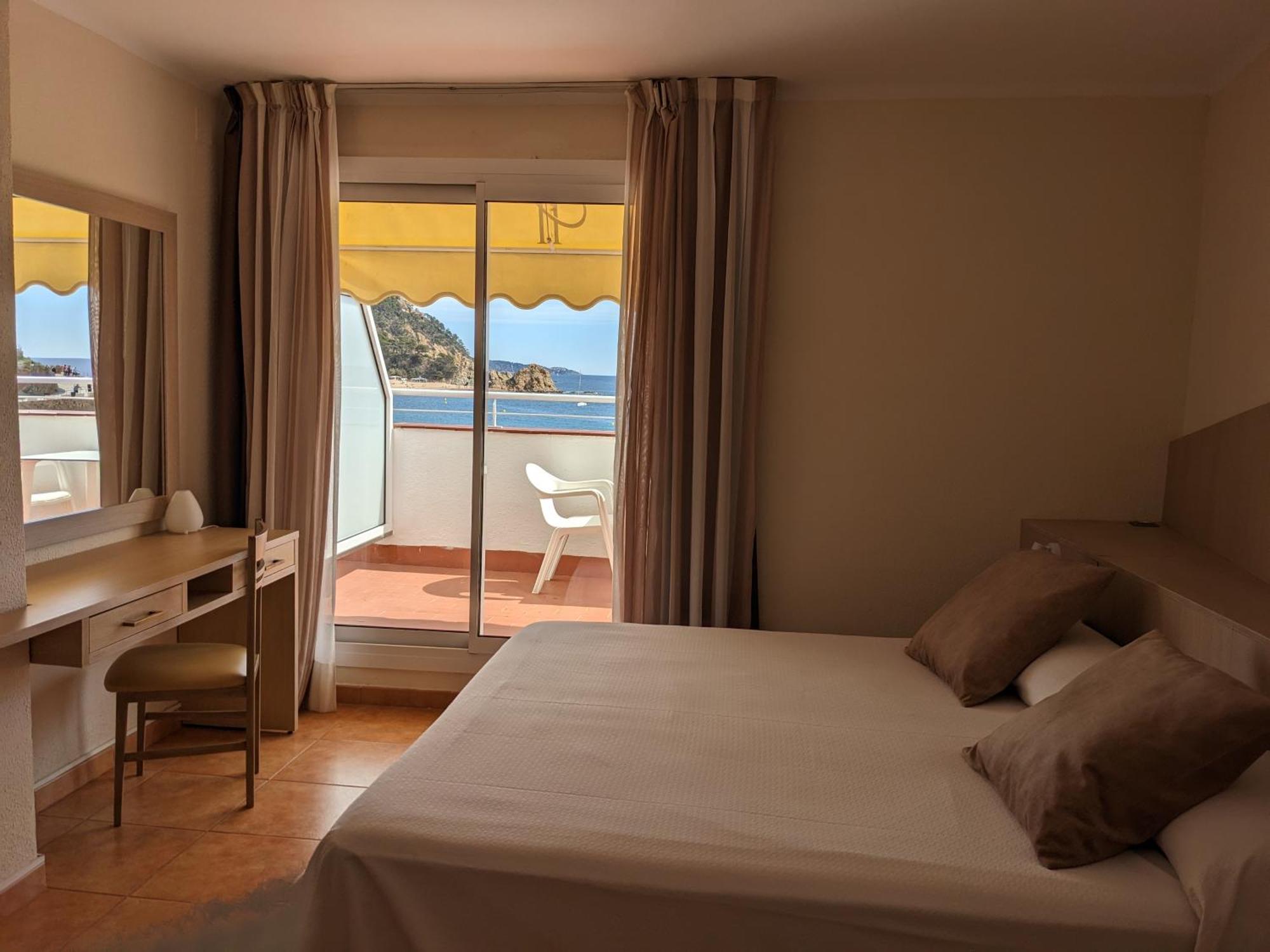 Hotel Capri توسا ذي مار المظهر الخارجي الصورة
