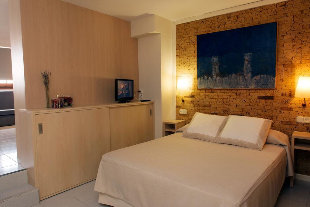Hotel Capri توسا ذي مار المظهر الخارجي الصورة