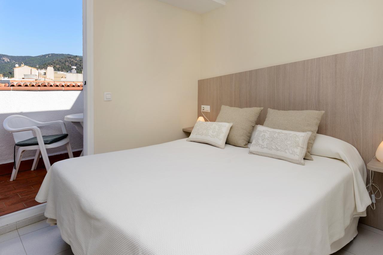 Hotel Capri توسا ذي مار المظهر الخارجي الصورة