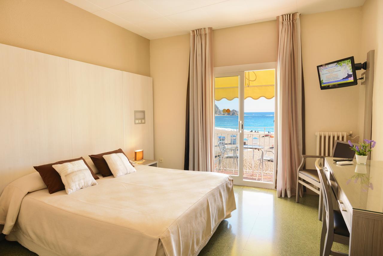 Hotel Capri توسا ذي مار المظهر الخارجي الصورة